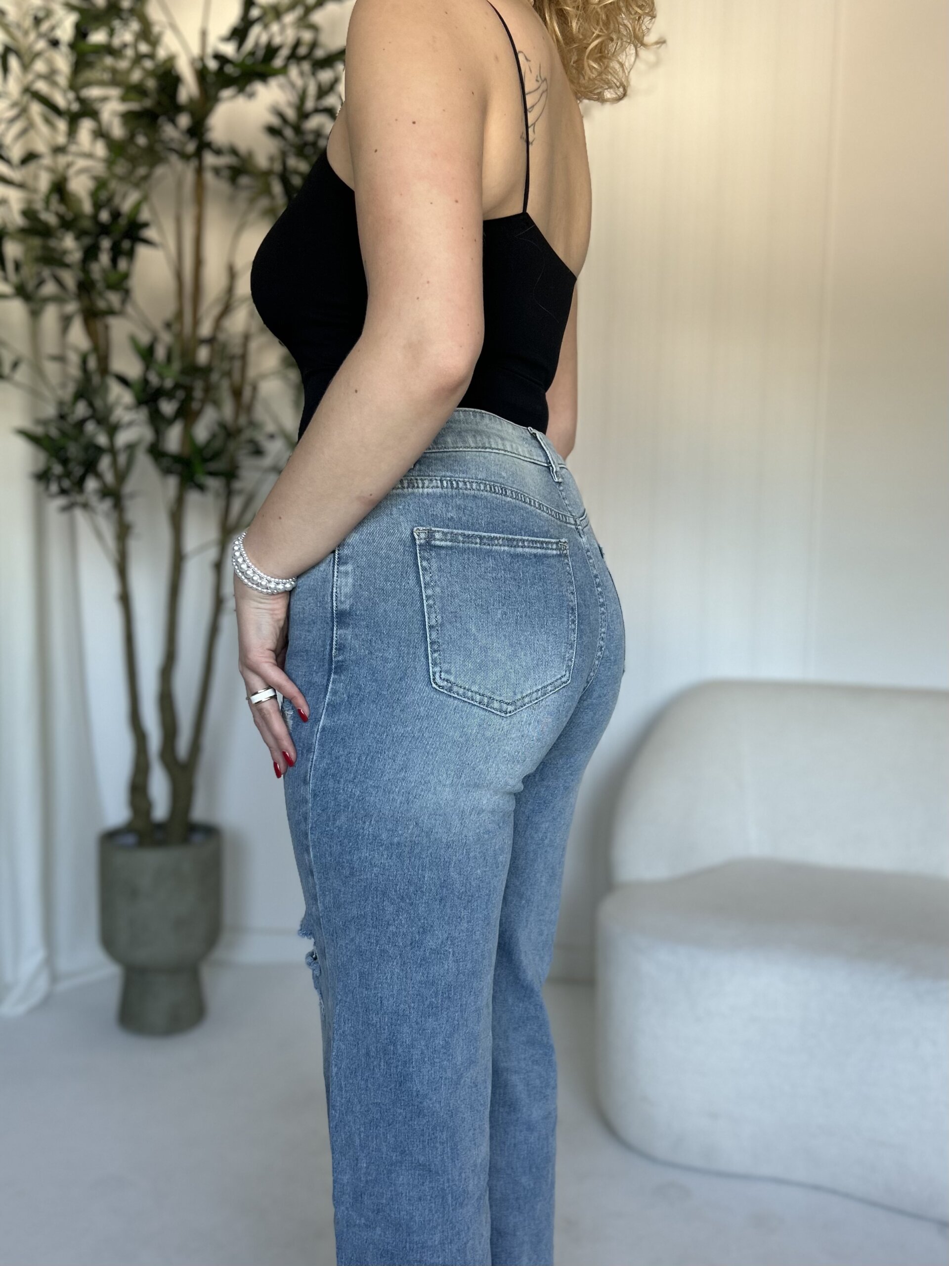 JEANSY Z PRZETARCIAMI - obrazek 2