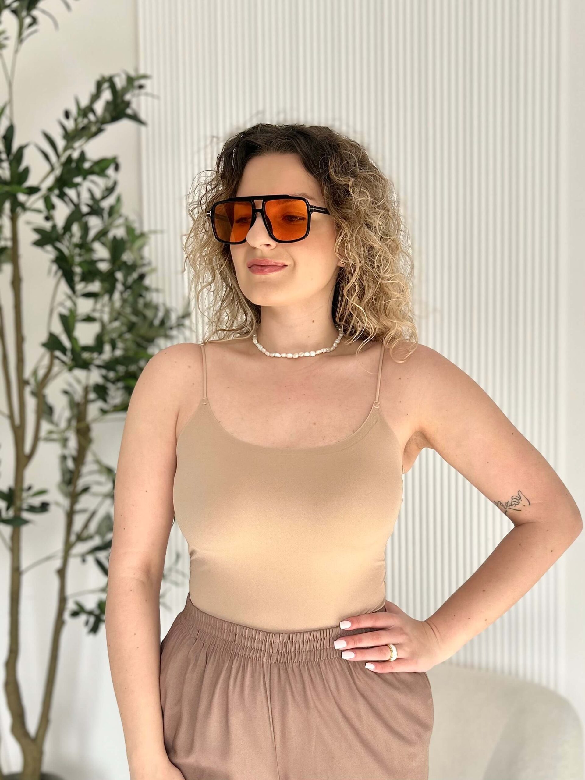 TOP ANA KARMEL