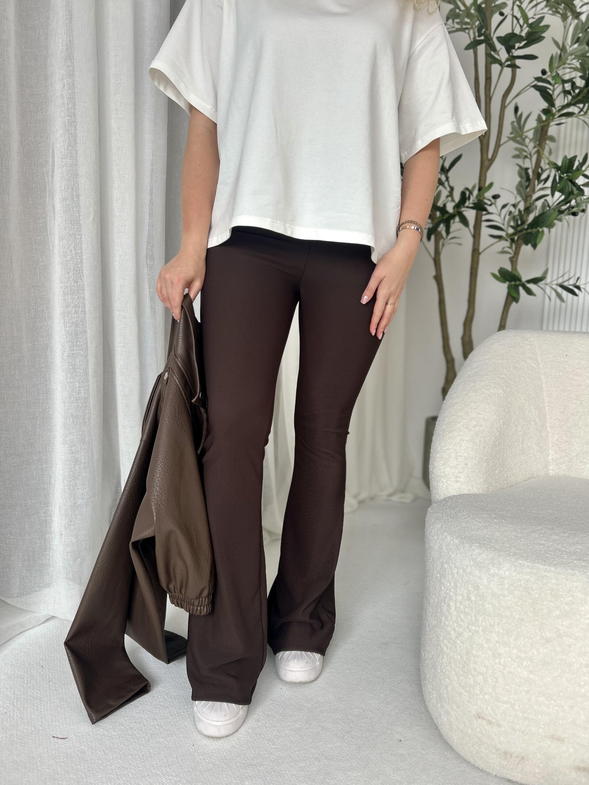 MODELUJĄCE LEGGINSY PRĄŻEK CZEKOLADA